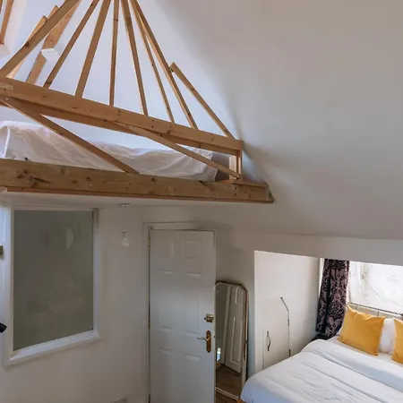 Vibrant & Eclectic 3 Bedroom Flat - Bedminster Bristol! Bristol