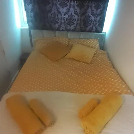 Vibrant & Eclectic 3 Bedroom Flat - Bedminster Bristol! * Bristol