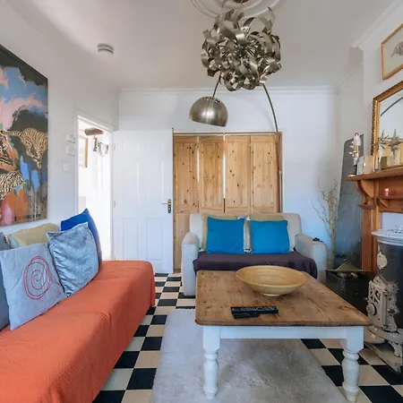 Vibrant & Eclectic 3 Bedroom Flat - Bedminster Bristol! * Bristol