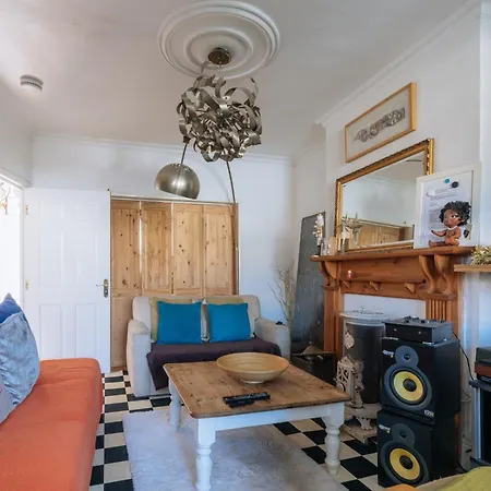 Daire Vibrant & Eclectic 3 Bedroom Flat - Bedminster Bristol!