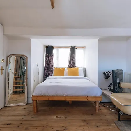 Vibrant & Eclectic 3 Bedroom Flat - Bedminster Bristol!